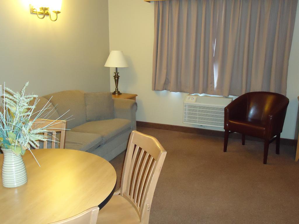Auberge Bouctouche Inn & Suites Екстериор снимка