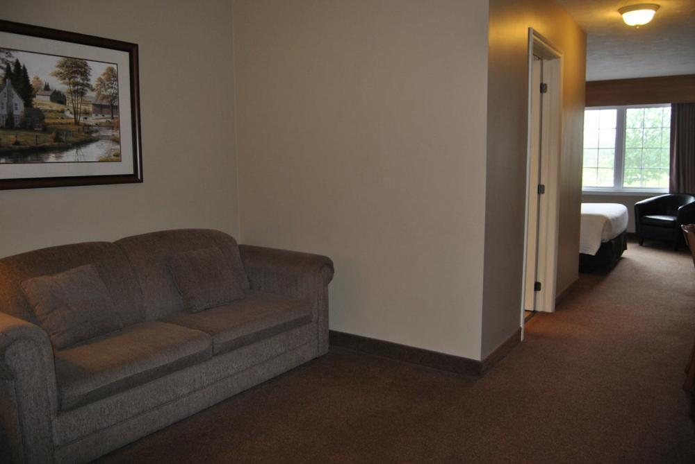 Auberge Bouctouche Inn & Suites Екстериор снимка