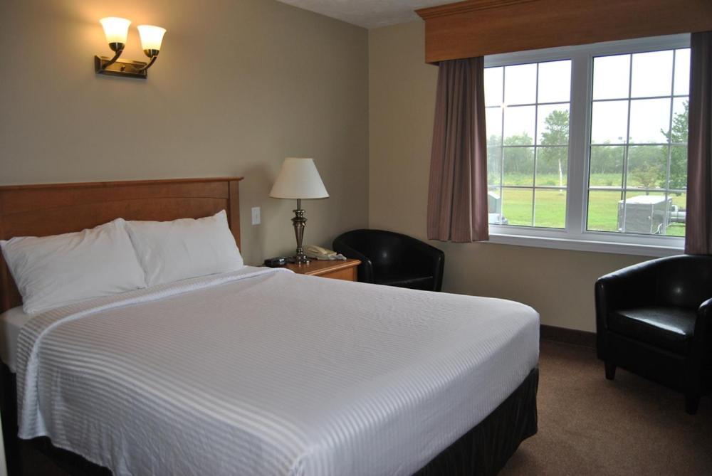 Auberge Bouctouche Inn & Suites Екстериор снимка