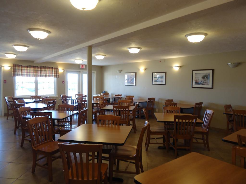 Auberge Bouctouche Inn & Suites Екстериор снимка