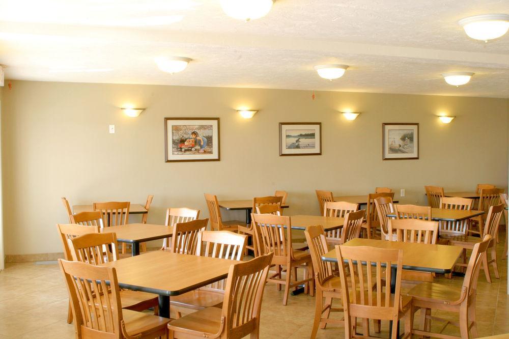 Auberge Bouctouche Inn & Suites Екстериор снимка