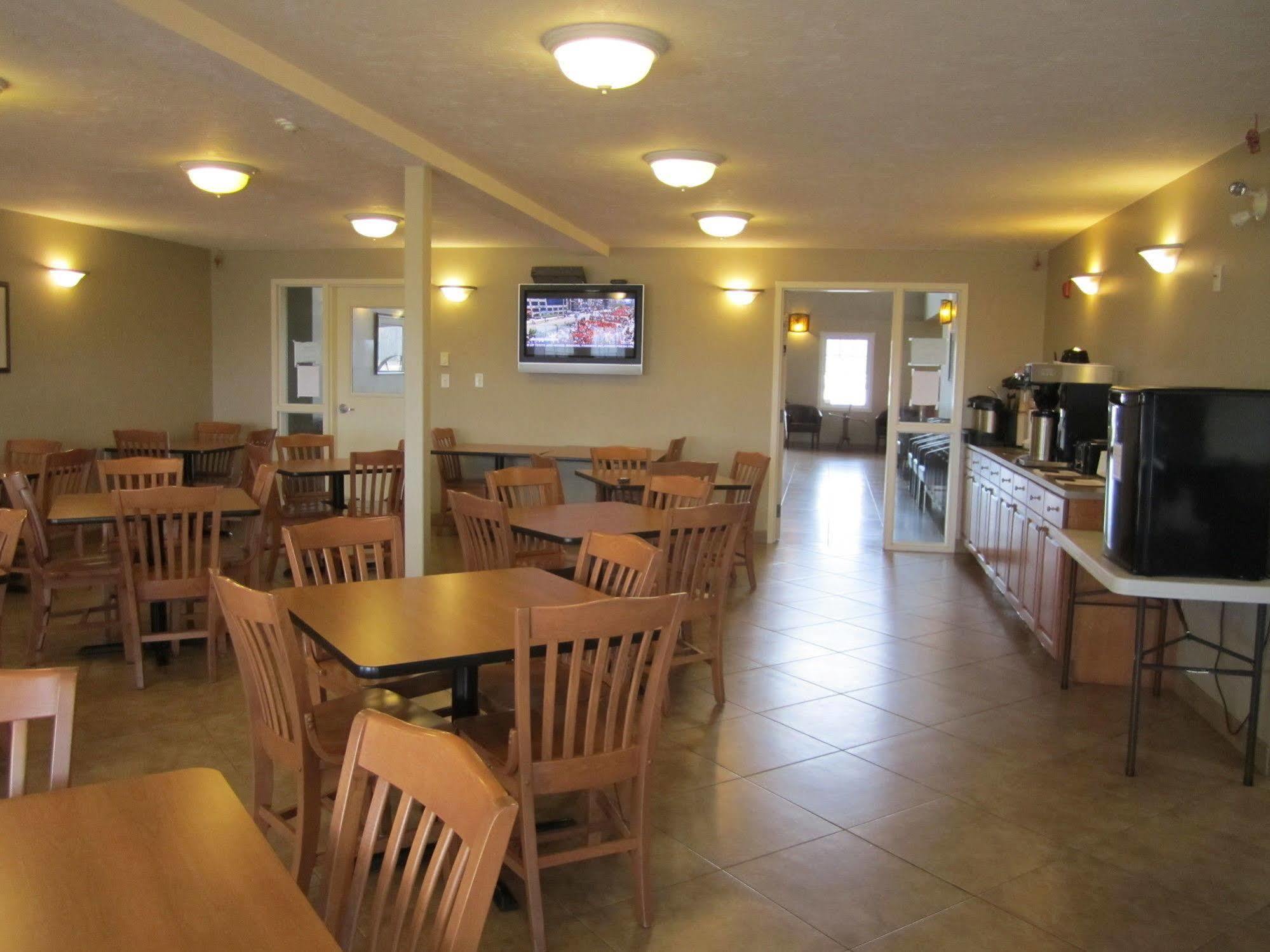 Auberge Bouctouche Inn & Suites Екстериор снимка